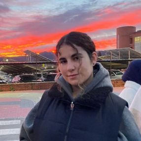 Victiny, Niñera o canguro en El Palmar
