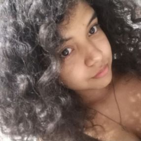 Melanie, Niñera o canguro en Tauste