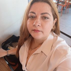 Catalina, Niñera o canguro en Sabiñánigo
