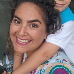Eva, Niñera o canguro en Villaverde del Río