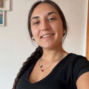 Nayara, Niñera o canguro en Marratxí