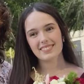 Aroa, Niñera o canguro en Aldaya