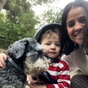 Gabriela, Familia en El Casar