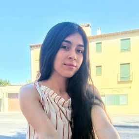 Lucero, Babysitter in Miraflores de la Sierra
