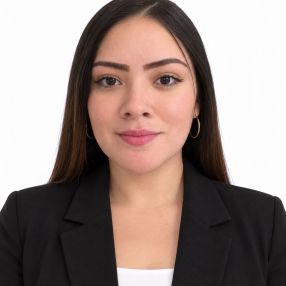 Diley nalliver, Niñera o canguro en Torrijos