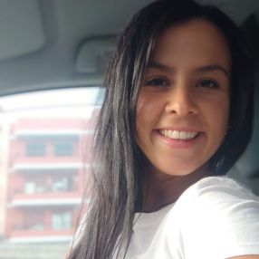 Nayra, Niñera o canguro en La Cuesta