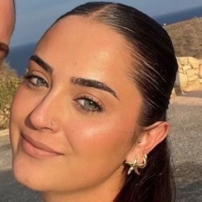 Laura, Niñera o canguro en Carboneras