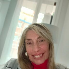 Nuria, Babysitter in Álava