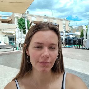 Hollie, Babysitter in Monserrat