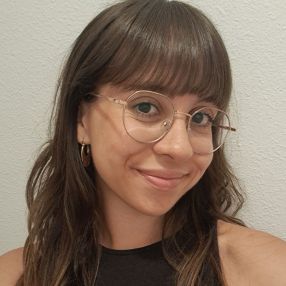 Mirian, Babysitter in O Porriño