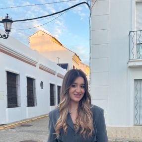 Lucia, Niñera o canguro en Montijo