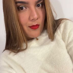 Valentina, Niñera o canguro en Placencia de las Armas