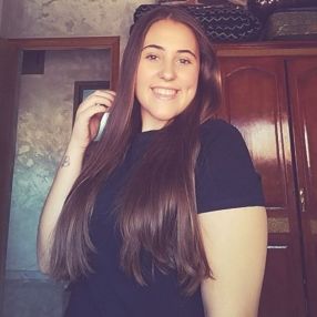 Nerea, Niñera o canguro en Hinojos