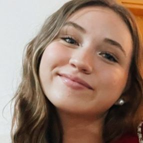 Sara, Niñera o canguro en Vinalesa