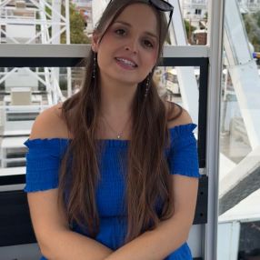 Thais, Niñera o canguro en San Pedro de Ribas
