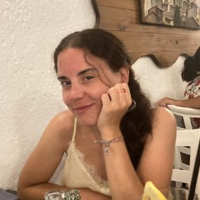 Julia, Niñera o canguro en Villanueva de la Cañada