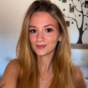 Elsa, Babysitter in Bigues i Riells