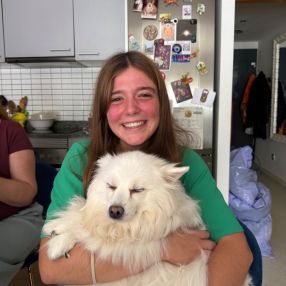 Victoria, Babysitter in Premià de Dalt