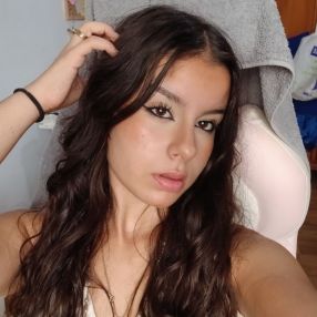 Saira, Niñera o canguro en Turre