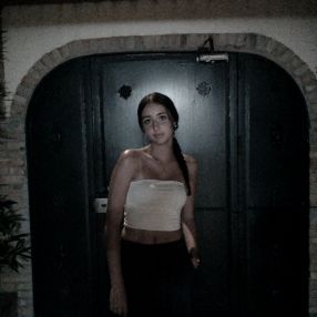 Yara, Niñera o canguro en Fuenterrabía