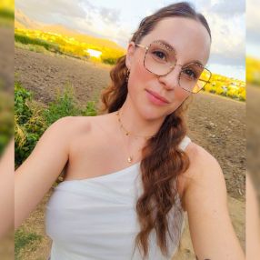 Rhiannon, Niñera o canguro en Huétor Vega