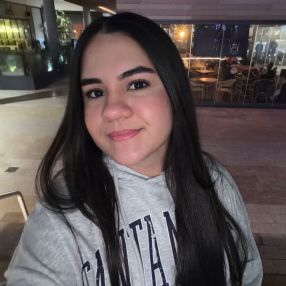 Maria Antonieta, Niñera o canguro en Meco