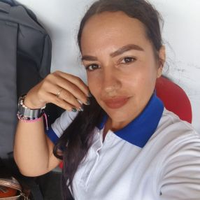 Oriana, Niñera o canguro en Requena