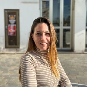 Itziar, Niñera o canguro en Cunit