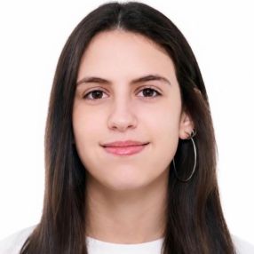 Yaiza, Babysitter in Gironella