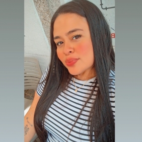 Yenni karolina, Babysitter in Verín