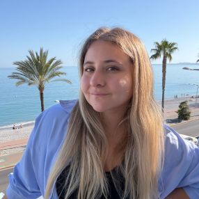 Megan Alexa, Babysitter in Pozuelo de Alarcón