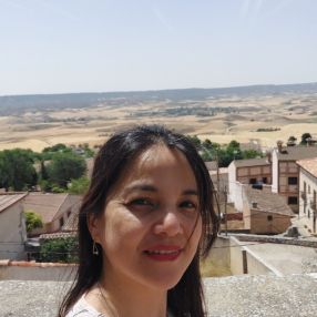 Marjorie, Niñera o canguro en Yunquera de Henares