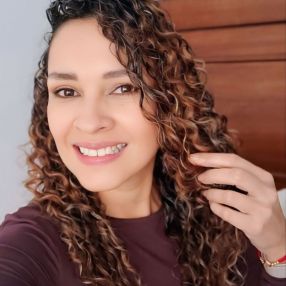 Johana Marcela, Niñera o canguro en Zaragoza