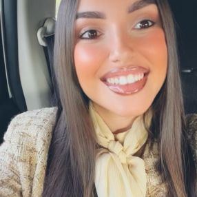 Rosa Eva, Niñera o canguro en Moguer