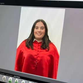 Ana, Niñera o canguro en Melide