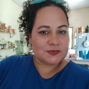 Katy Josselyne, Babysitter in Rentería