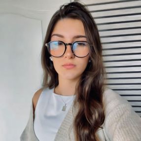 Ariana luisa, Niñera o canguro en Segur de Calafell