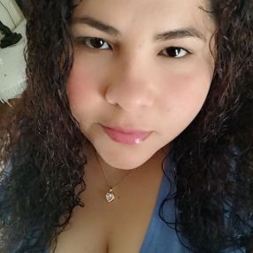 Elayne, Niñera o canguro en Vilalba
