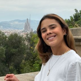 Araceli, Niñera o canguro en San Pedro de Ribas