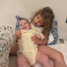 Aviya, Familia en Barcelona