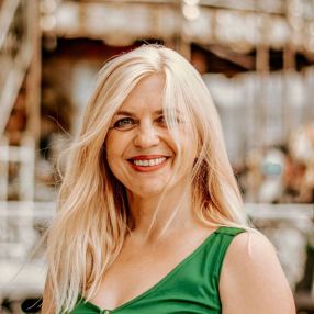Natalia, Niñera o canguro en Cheste
