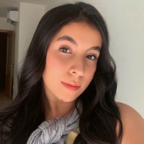 Dahiana, Niñera o canguro en Camarena