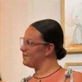 Candela, Niñera o canguro en Moguer