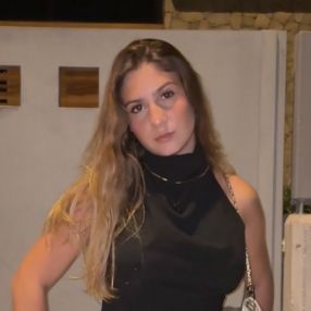 Paula, Niñera o canguro en Canovelles