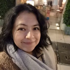 Lisette Andrea, Niñera o canguro en Lorca