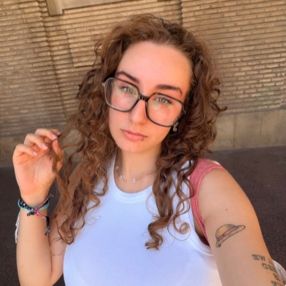 Andrea, Niñera o canguro en Híjar