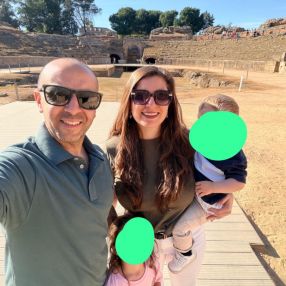 Delfina, Family in Manzanares