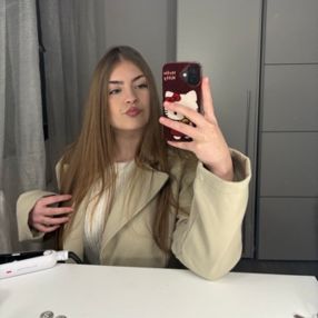 Nicoleta, Babysitter in Cintruénigo