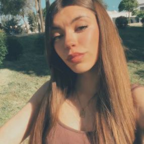 Aitana, Niñera o canguro en Marchena