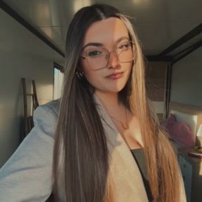 Ariadna, Babysitter in Los Santos de Maimona